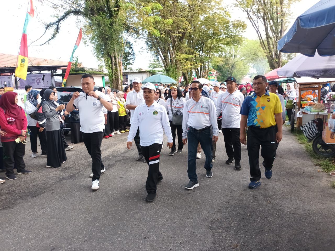 Satlantas Lakukan Pamturlalin Jalan Sehat Amal Bhakti Kemenag RI ke-79