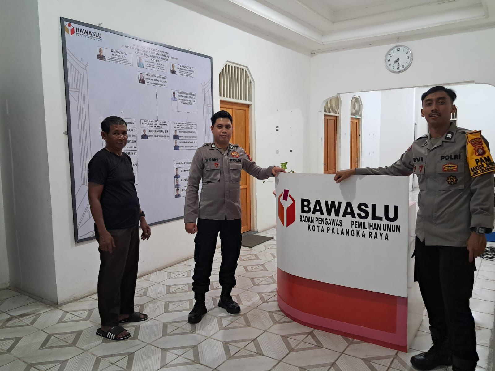 Polresta Palangka Raya Selalu Siagakan Anggota di Kantor Bawaslu