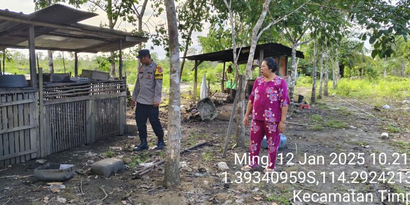 Polsek Timpah Melaksanakan Pengecekan Pemanfaatan Lahan Pekarangan Warga Desa Danau Pantau