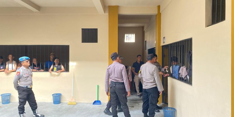 Anggota Sattahti Polresta Palangka Raya Cek Lagi Tahanan