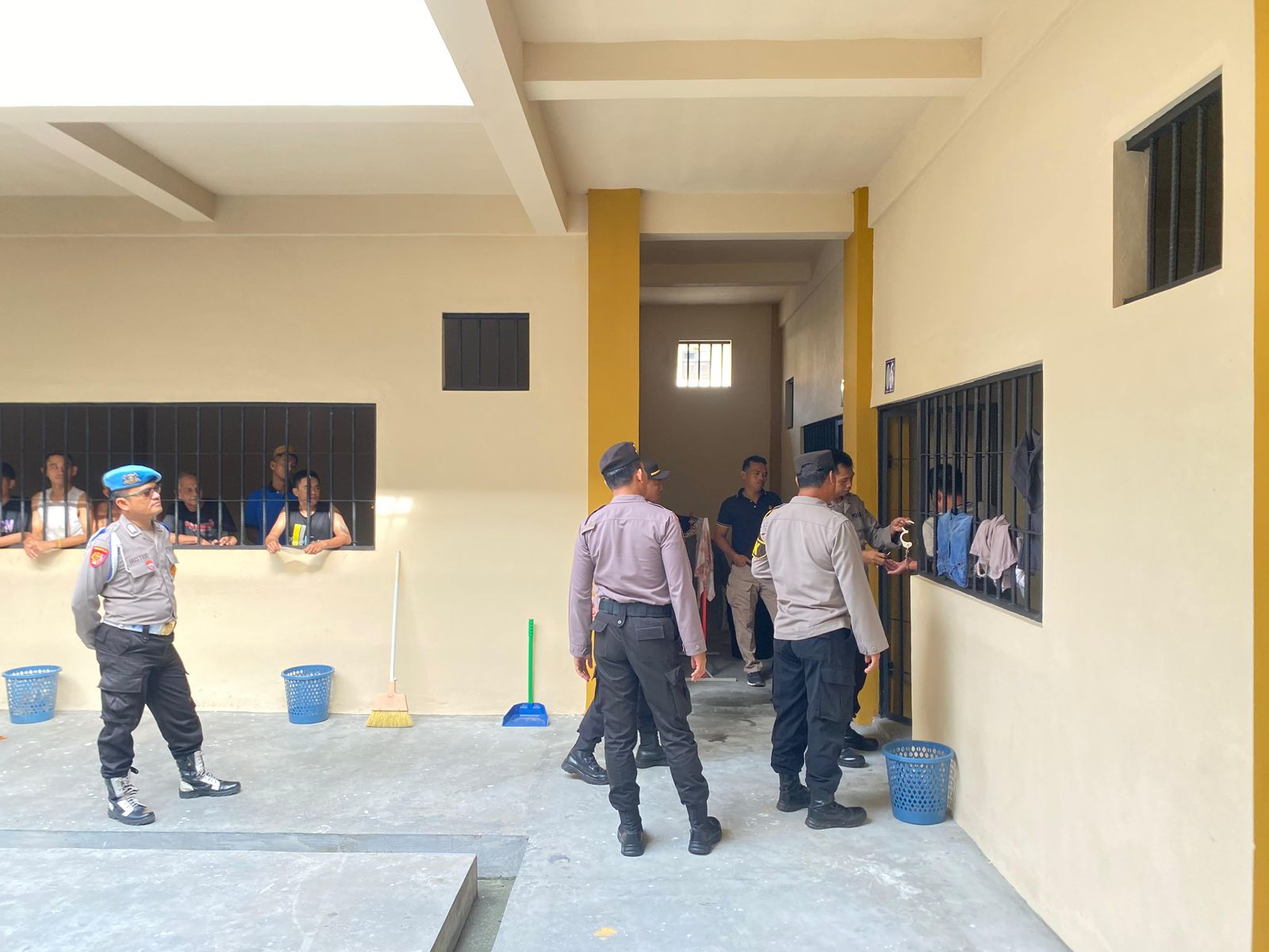 Anggota Sattahti Polresta Palangka Raya Cek Lagi Tahanan