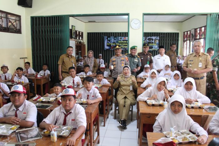 MBG Diluncurkan, Tiga Ribu Siswa Dapat Menu Sehat