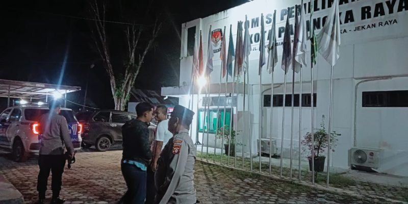 Tim KRYD Polresta Palangka Raya Tinjau Kantor KPU