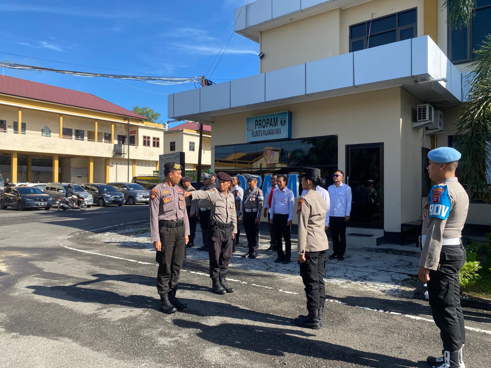 Kanit II SPKT Pimpin Serah Terima Piket Fungsi di Polresta Palangka Raya