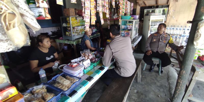 Kapolsek Bukit Batu Sharing Kamtibmas di Warung Warga