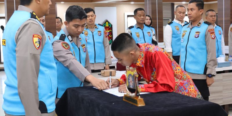 Terapkan Prinsip BETAH, Polda Kalteng Gelar Pengambilan Sumpah dan Pakta Integritas Penerimaan SIPSS Tahun 2025
