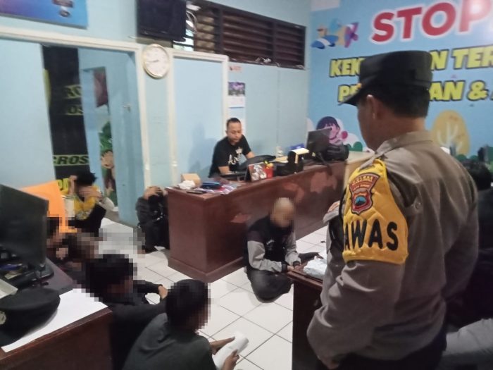 Patroli Ton Raimas Satsamapta Polres Purbalingga Ringkus 8 Remaja Bersenjata Tajam