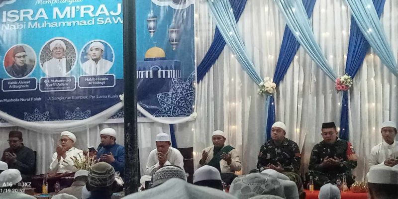 Anggota Koramil 1016-06/Kurun Hadiri Peringatan Isra’ Mi’raj di Wilayah Binaan
