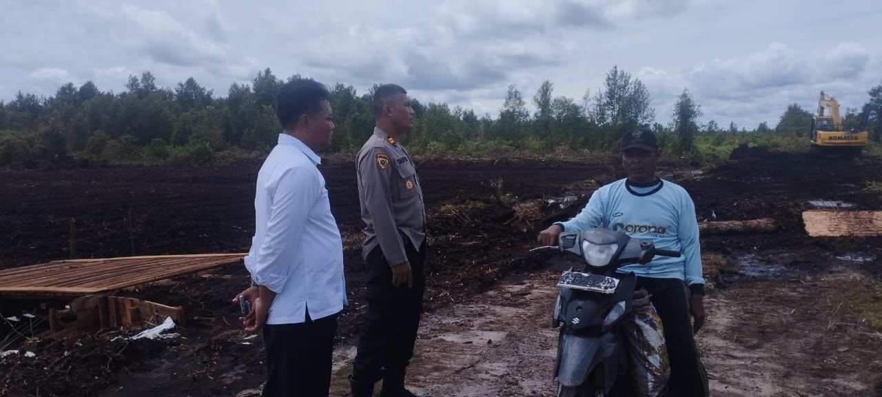 Dukung Tanam Jagung Serentak, Kapolsek Sabangau Tinjau Kesiapan Lahan di Kalampangan