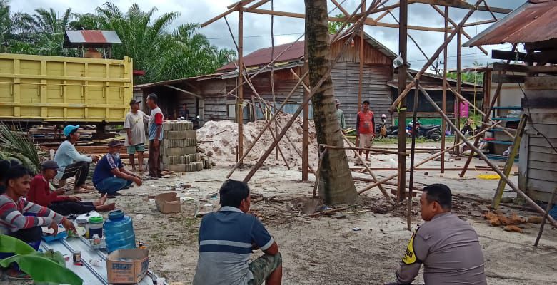 Polsek Bukit Batu Dukung Pembangunan Sanggar Seni Kuda Lumping Sasono Baung Bowono