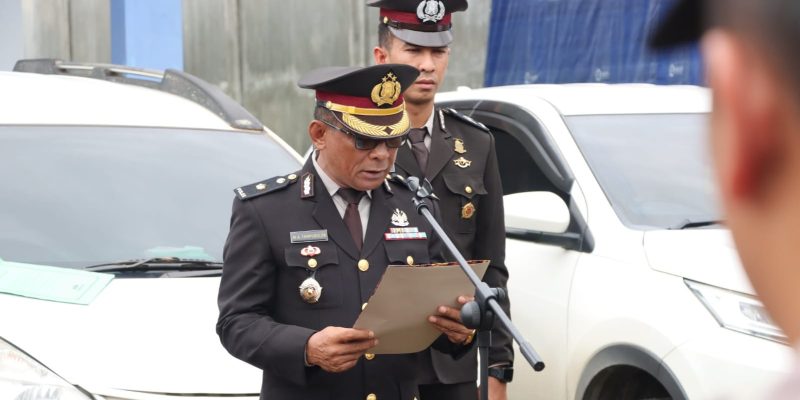 Kabag Logistik Polresta Palangka Raya Pimpin Apel Penyerahan Jenazah Bripka Heprie dari Keluarga ke Polri