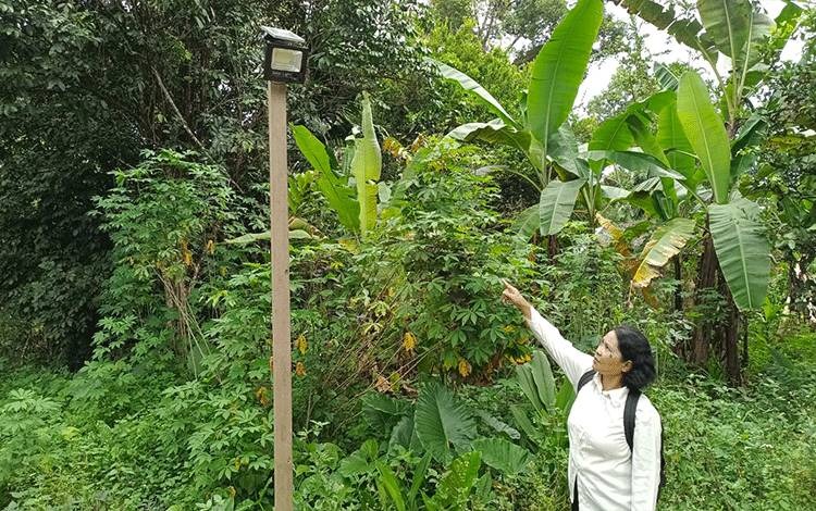 Warga Seruyan Tengah Apresiasi Kapolres Seruyan Beri Bantuan Lampu Penerangan Jalan Tenaga Surya di 75 Lokasi