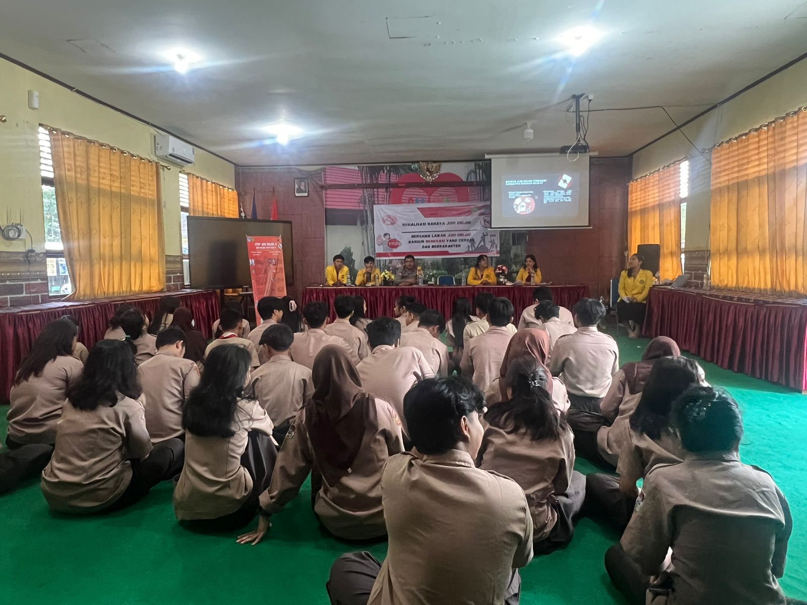 Satbinmas Sosialisasi Cegah Kenakalan Remaja di SMAN 3 Kota Palangka Raya