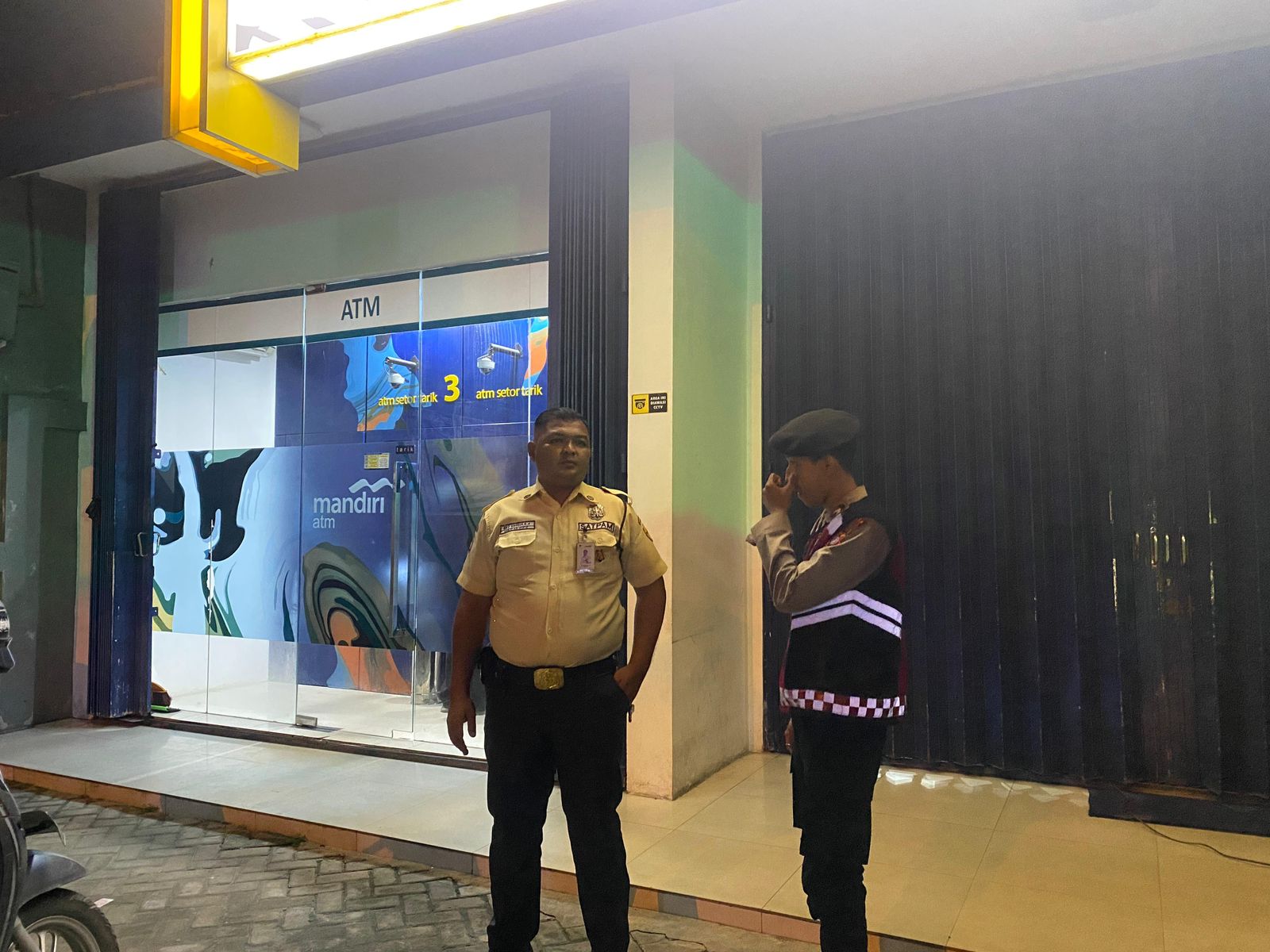 Satsamapta Polresta Palangka Raya Gelar Patroli Dialogis di Bank Mandiri