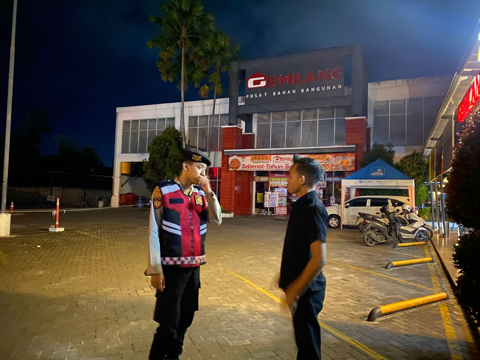 Satsamapta Polresta Palangka Raya Laksanakan Sambang ke Toko Bangunan