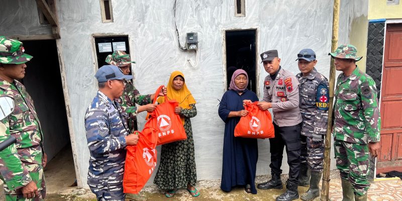 Tim Gabungan Mulai Salurkan Bantuan Kepada Korban Terdampak Longsor di Petungkriyono