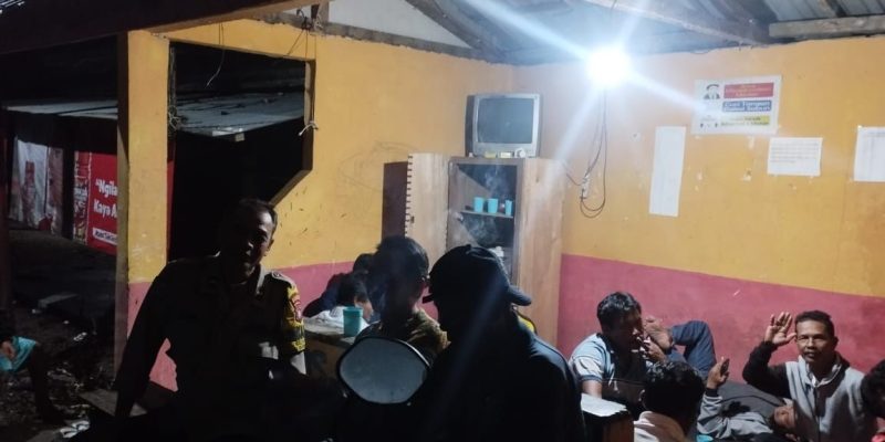 Anggota Polsek Sabangau Lakukan Kunjungan untuk Dukung Fungsi Pos Kamling