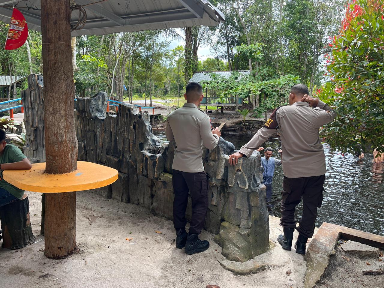 Di Area Surung Danum, Polsek Bukit Batu Jamin Kamtibmas Objek Wisata