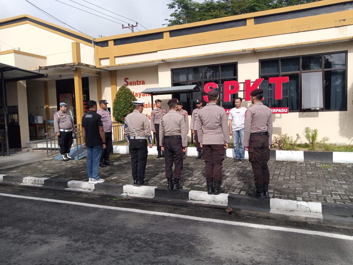 Kanit II SPKT Polresta Palangka Raya Pimpin Apel Serah Terima dengan Petugas Jaga
