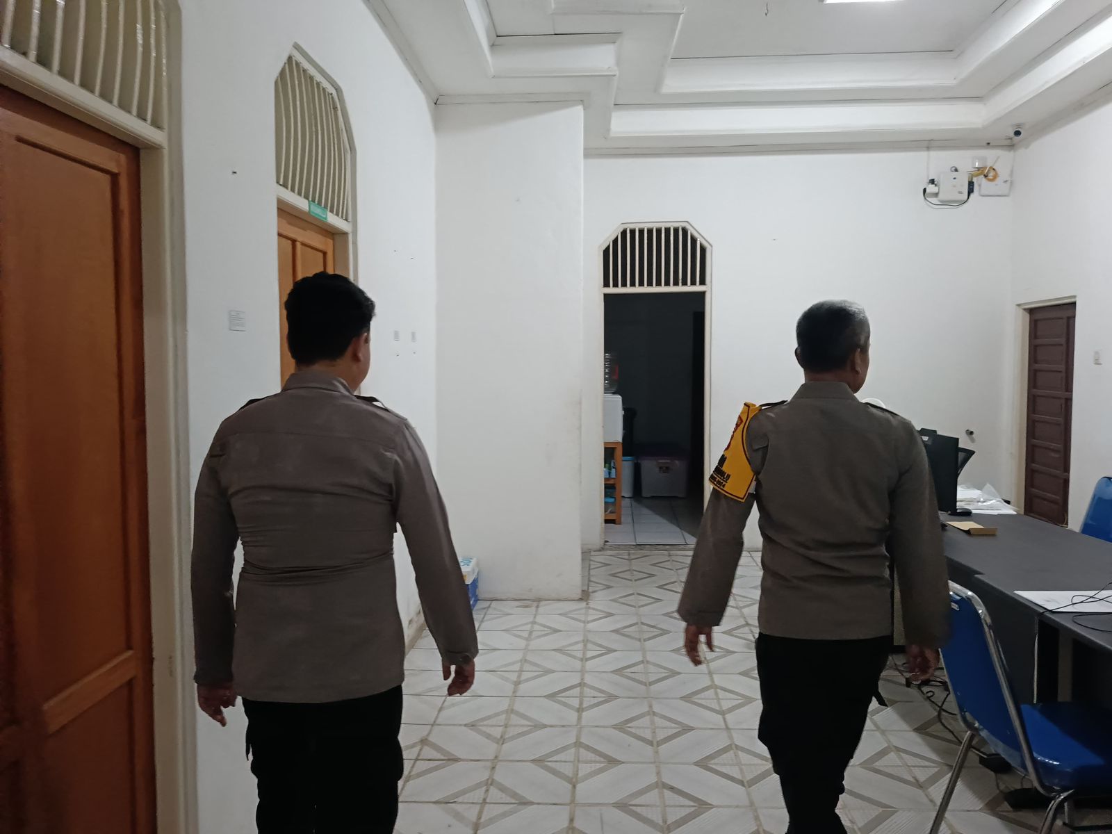 Personel Polresta Palangka Raya Komitmen Pelihara Keamanan di Kantor Bawaslu