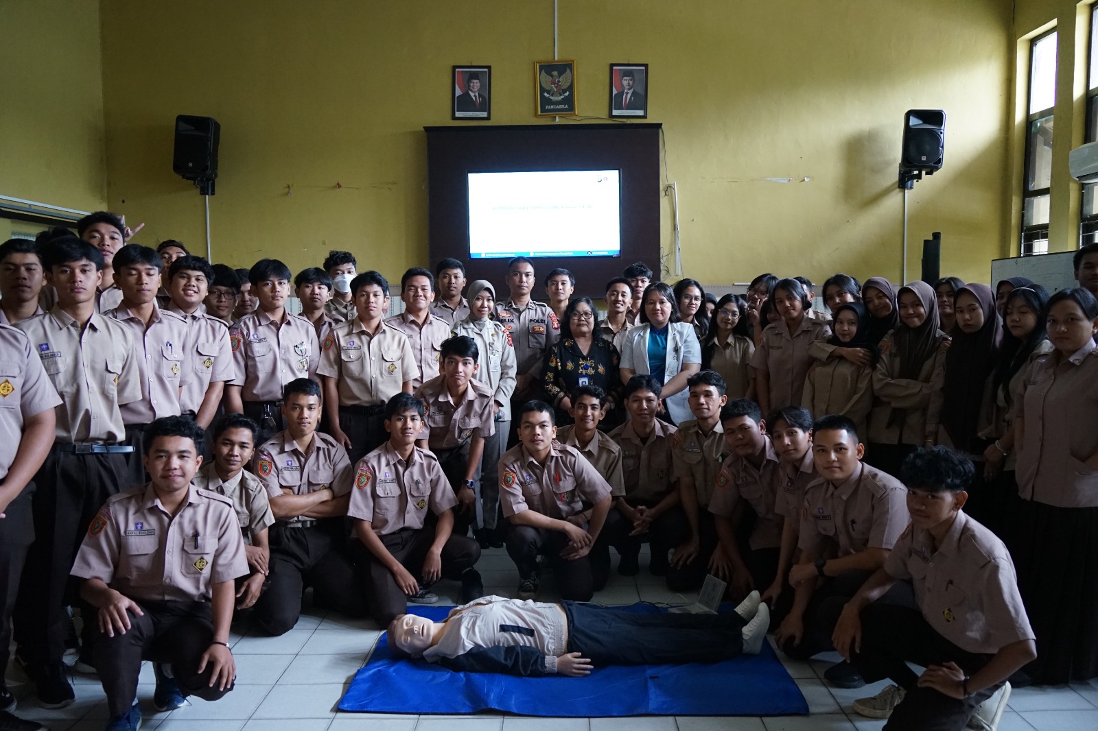 Hadir Di SMAN 1 Palangka Raya, Rumkit Bhayangkara Beri Pengetahuan Para Pelajar Tentang BHD Dan Pentingnya MCU Sejak Dini*