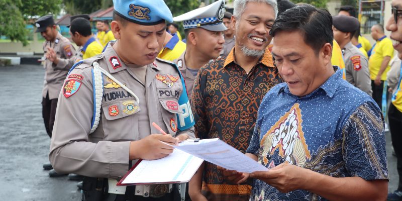 Sipropam Polresta Palangka Raya Cek Kelengkapan Personel Sebelum Laksanakan Apel Pagi