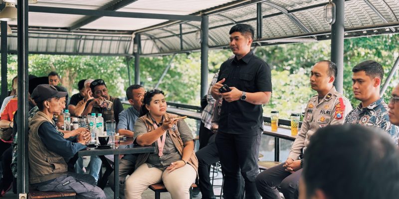 Satlantas Polres Gresik Perkuat Sinergitas dengan Komunitas Media Melalui Silaturahmi dan Perkenalan Kanit Regident Baru