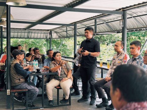 Satlantas Polres Gresik Perkuat Sinergitas dengan Komunitas Media Melalui Silaturahmi dan Perkenalan Kanit Regident Baru
