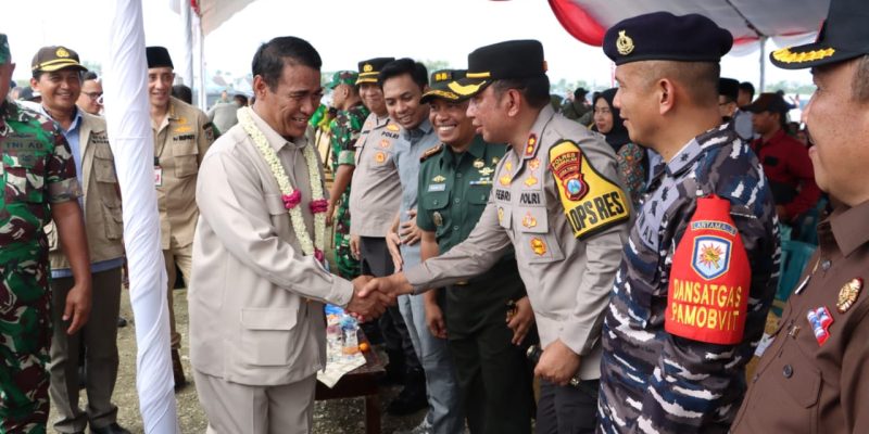 Kapolres Bangkalan Dampingi Menteri Pertanian dalam Tinjau Panen Raya