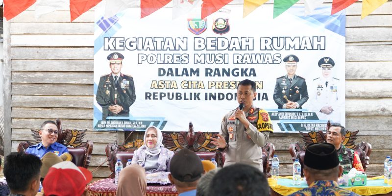 Peduli Sesama Sekaligus Sukseskan Program Presiden RI, Kapolres Musi Rawas Bersama Bupati, Bedah Rumah Warga