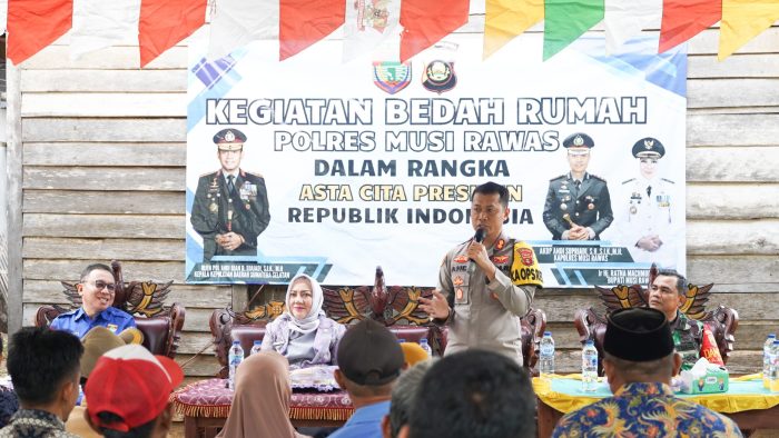 Peduli Sesama Sekaligus Sukseskan Program Presiden RI, Kapolres Musi Rawas Bersama Bupati, Bedah Rumah Warga