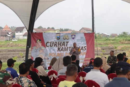 Polres Pasuruan Gelar Jumat Curhat, Bahas Kamtibmas Hingga Gerakan Minum Susu Bagi Anak – anak