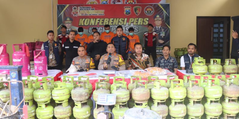 Polresta Sidoarjo Berhasil Ungkap Dua Gudang Pengoplosan LPG, 5 Tersangka Diamankan