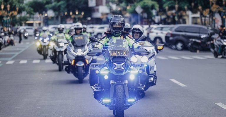 Kapolda Jatim Patroli Jarak Jauh Naik Motor Surabaya – Malang Jelang Operasi Ketupat Semeru 2025