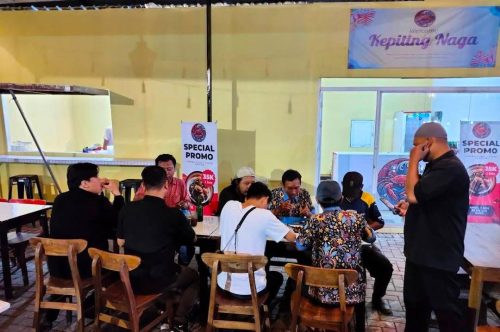 Sentra Kuliner Hits dengan Fasilitas Mini Zoo “Gratis” Berikut Wahana Permainan