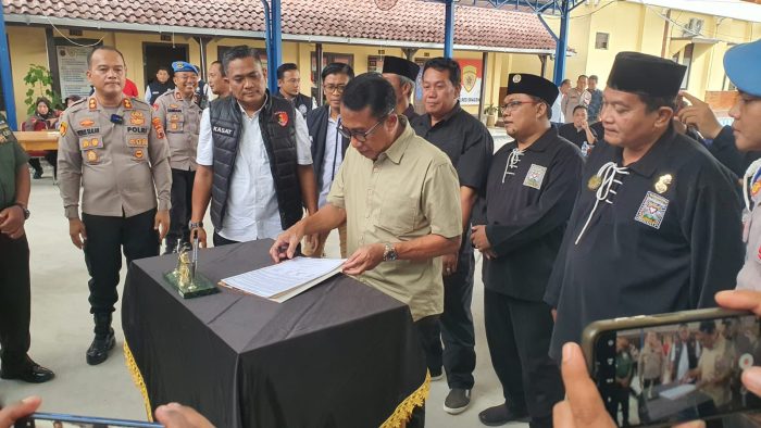 Kapolres Gandeng 4 Tokoh Perguruan Silat, Teken Surat Kesepakatan Bersama