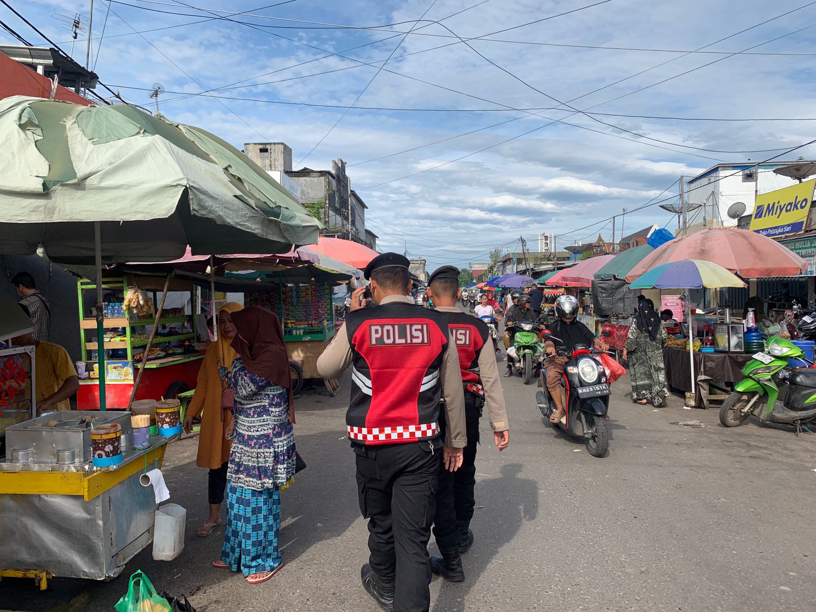 Antisipasi Adanya Gangguan, Ditsamapta Polda Kalteng Laksanakan Patroli Jalan Kaki