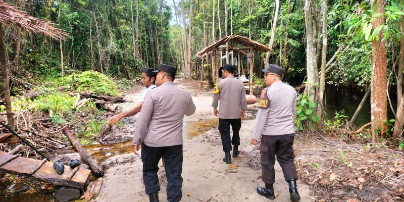 Polsek Bukit Batu Patroli Jalan Kaki di Objek Wisata Lewu Rawan Bahalap