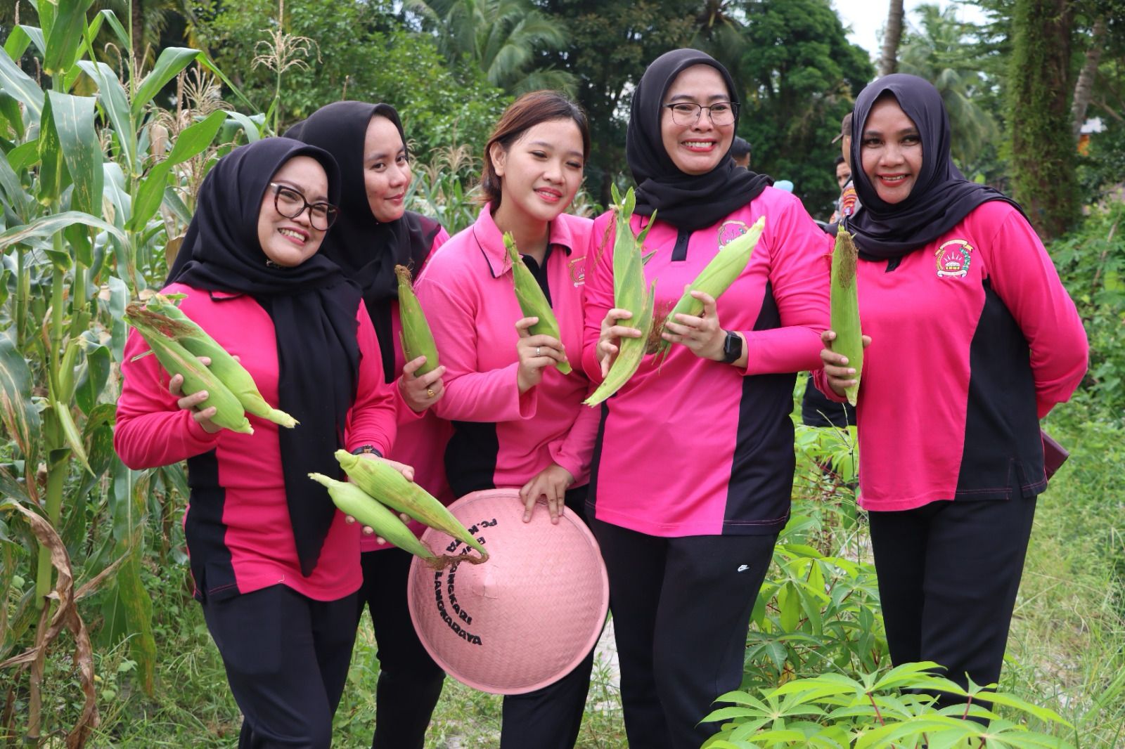 Kapolresta Palangka Raya Panen 5 Kwintal Jagung