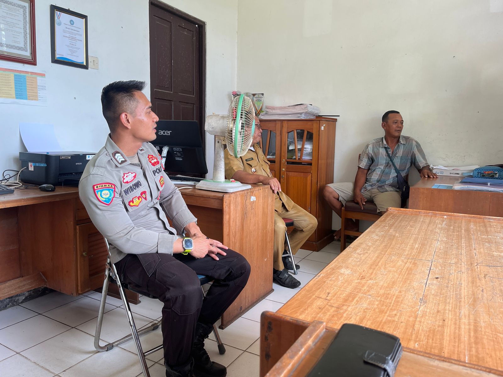 Pelihara Keamanan Habaring Hurung, Polsek Bukit Batu Patrol Dialogis