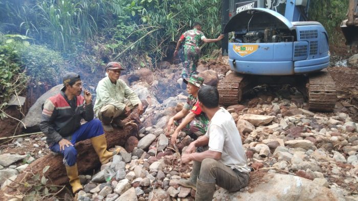 Antisipasi Bencana Susulan, Babinsa Koramil 05/Reban Himbau Warga Waspada