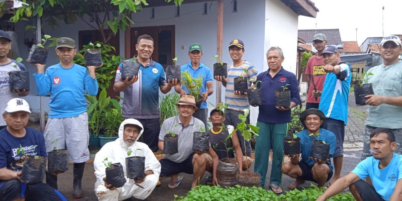 Kompol Suhadi Ajak Warga Batang Tanam Sayur di Pekarangan, Raih Ketahanan Pangan Mandiri