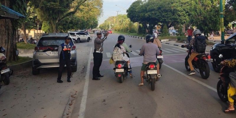 Cegah Kemacetan, Satlantas Polresta Palangka Raya Lakukan Pengaturan Lalu Lintas