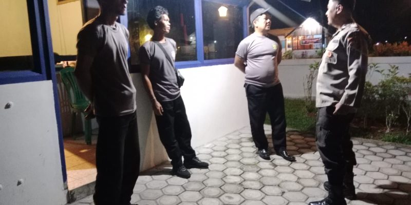 Anggota Polsek Bukit Batu Pertahankan Kamtibmas di Rungan Sari