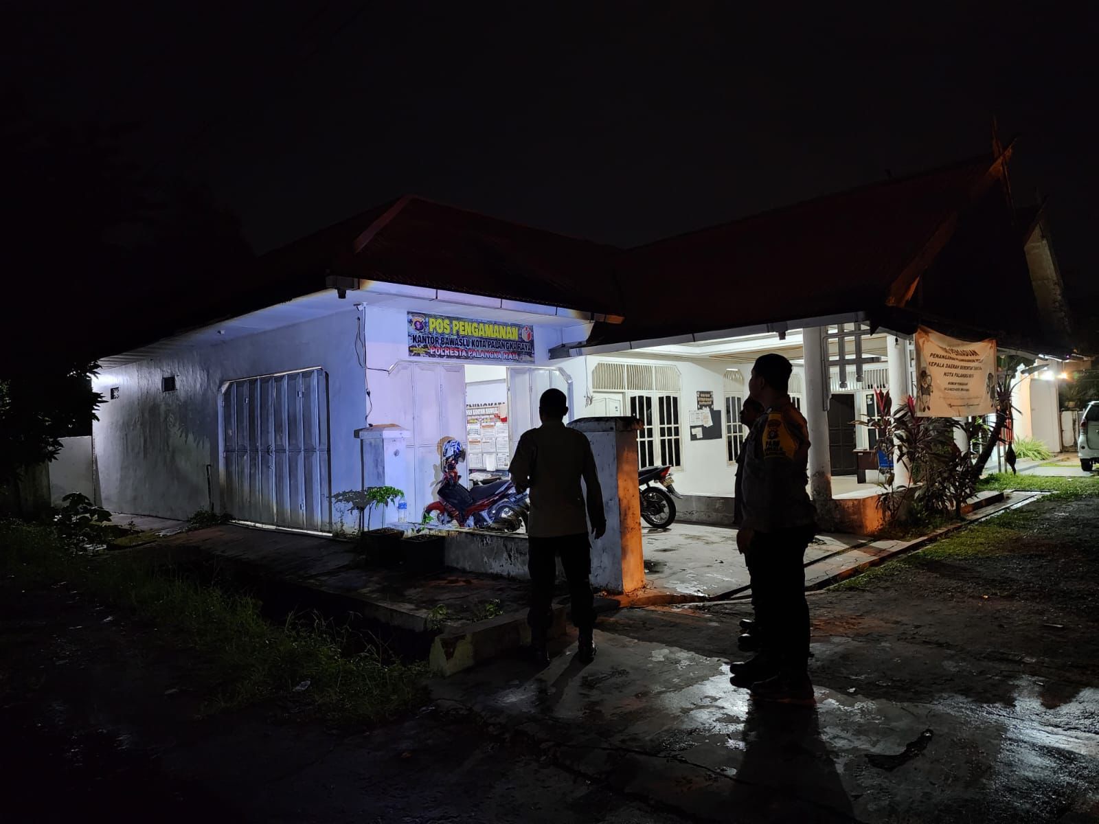 Polresta Palangka Raya Tingkatkan Keamanan Kantor Bawaslu melalui Satgas OMP
