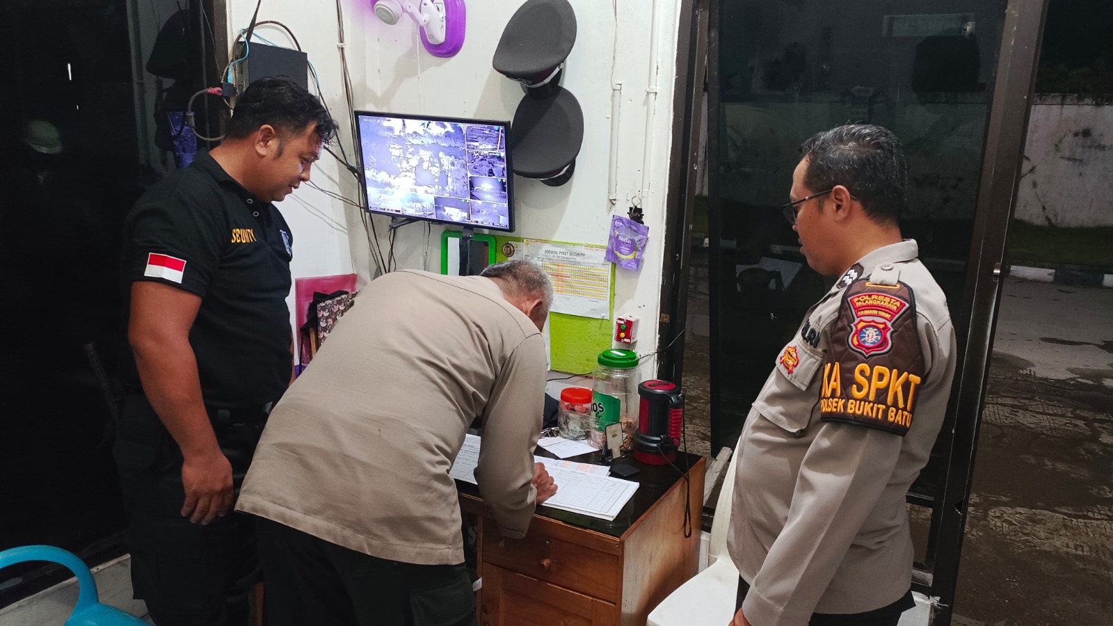 Polsek Bukit Batu Sambangi Tip Top Gasindo untuk Berikan Imbauan Kamtibmas