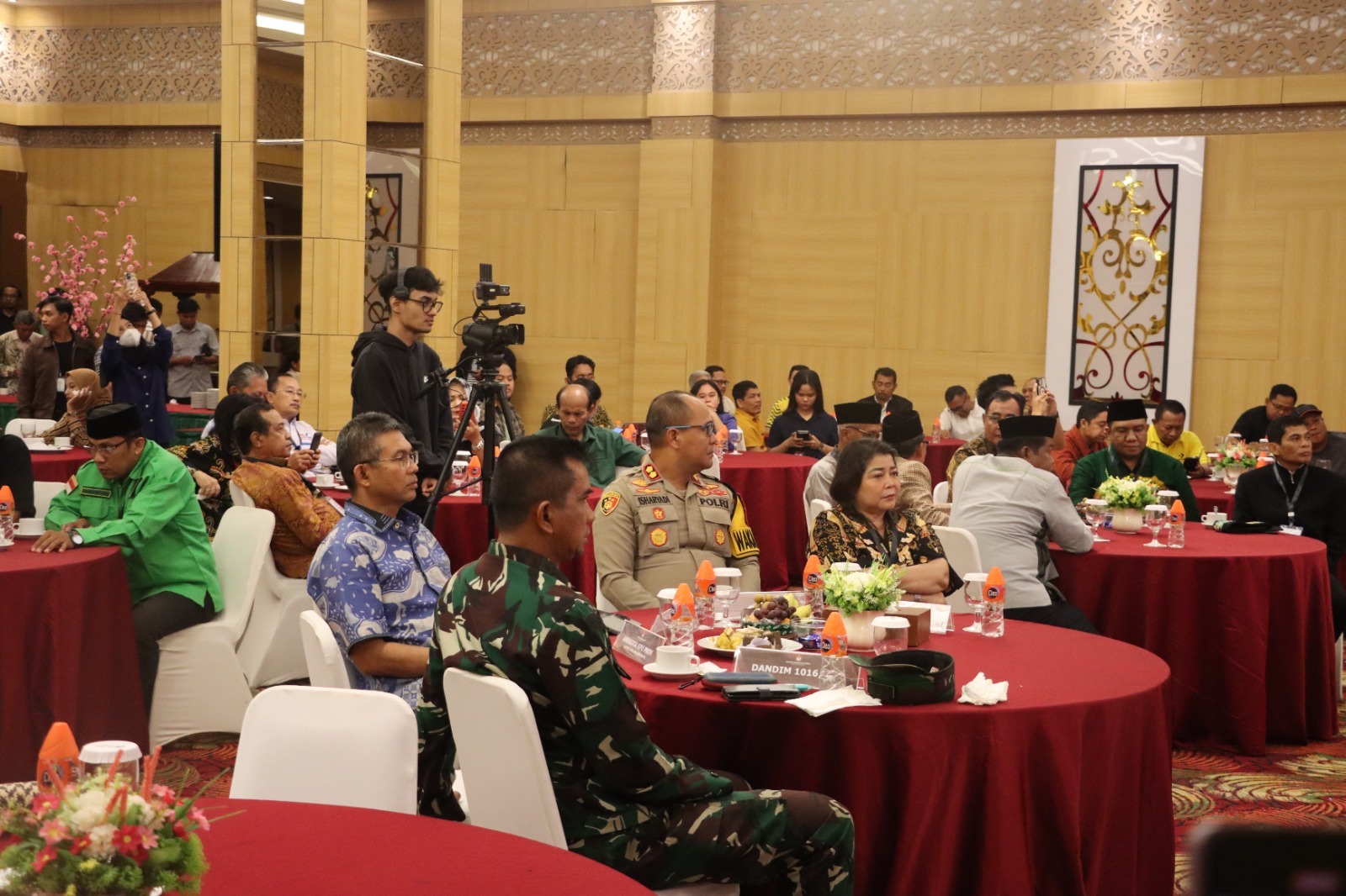 Dengan Sigap, Polresta Palangka Raya Pam Rapat Pleno Hasil Pilkada
