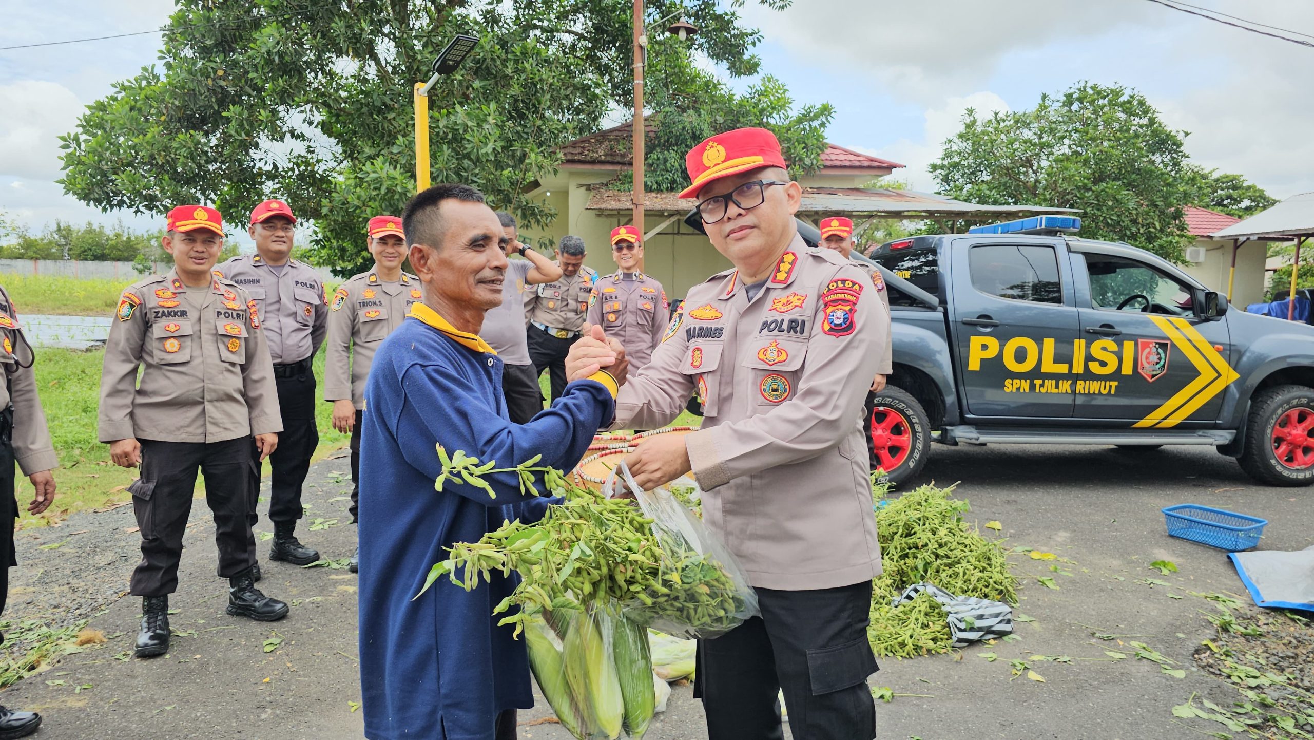 Dukung Swasembada Pangan, Ka SPN Polda Kalteng Panen Kedelai dan Jagung 2 Ton