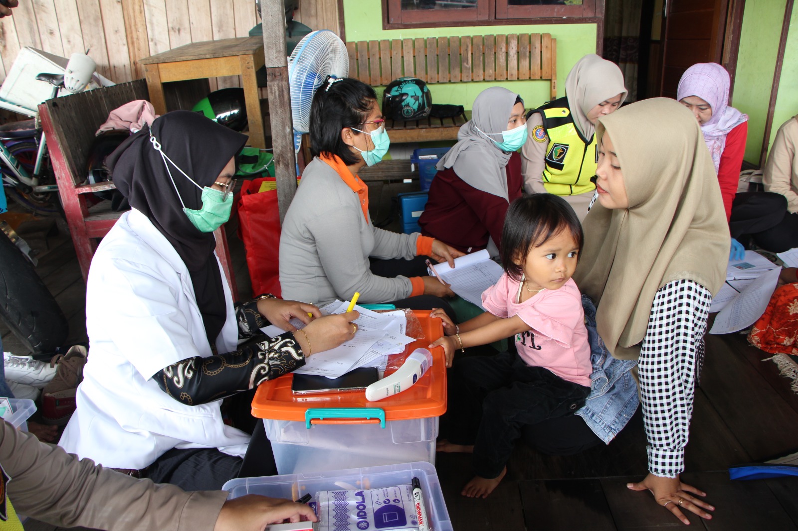 Jalankan Program Asta Cita Presiden, Rumkit Bhayangkara Gelar Posyandu Keliling Bagi Masyarakat