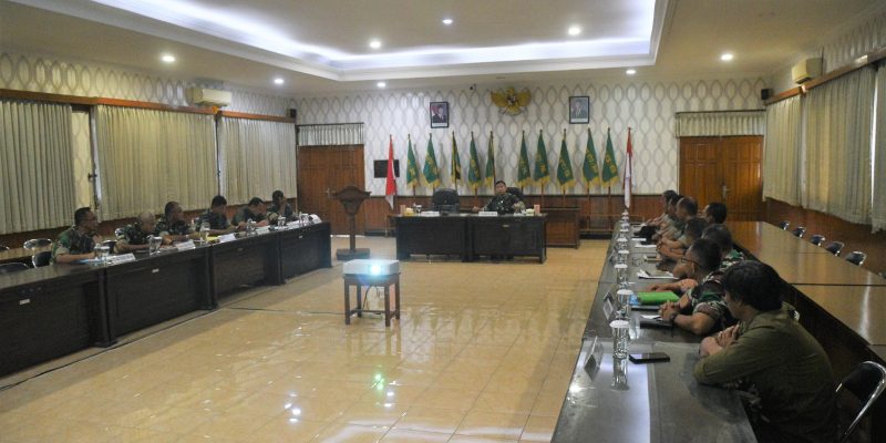 Pastikan Program dan Kegiatan Satuan Berjalan, Korem 071/Wijayakusuma Rapat Evaluasi Kinerja